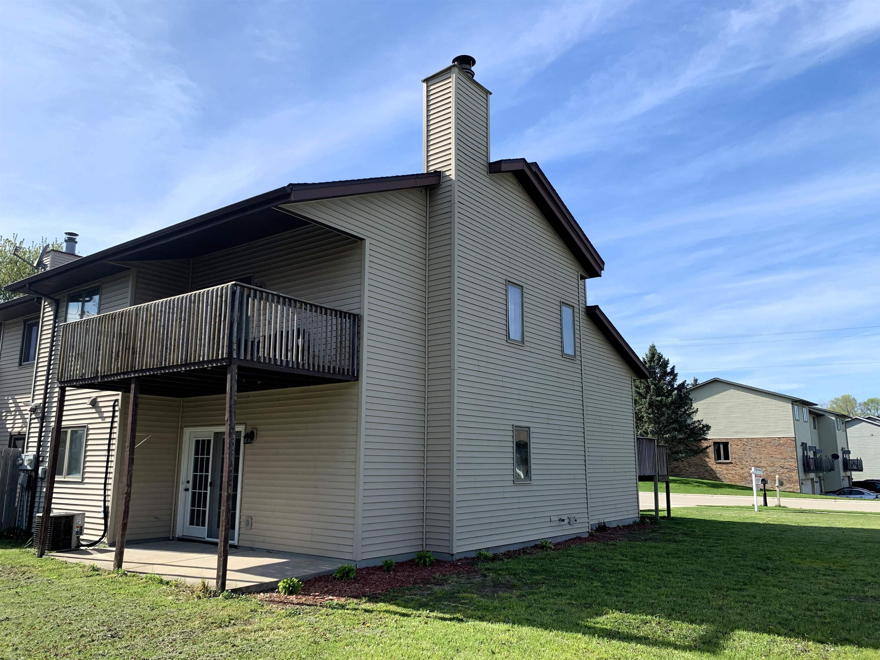303 Church Street Fall River, WI 53932 - Photo 3 of 36