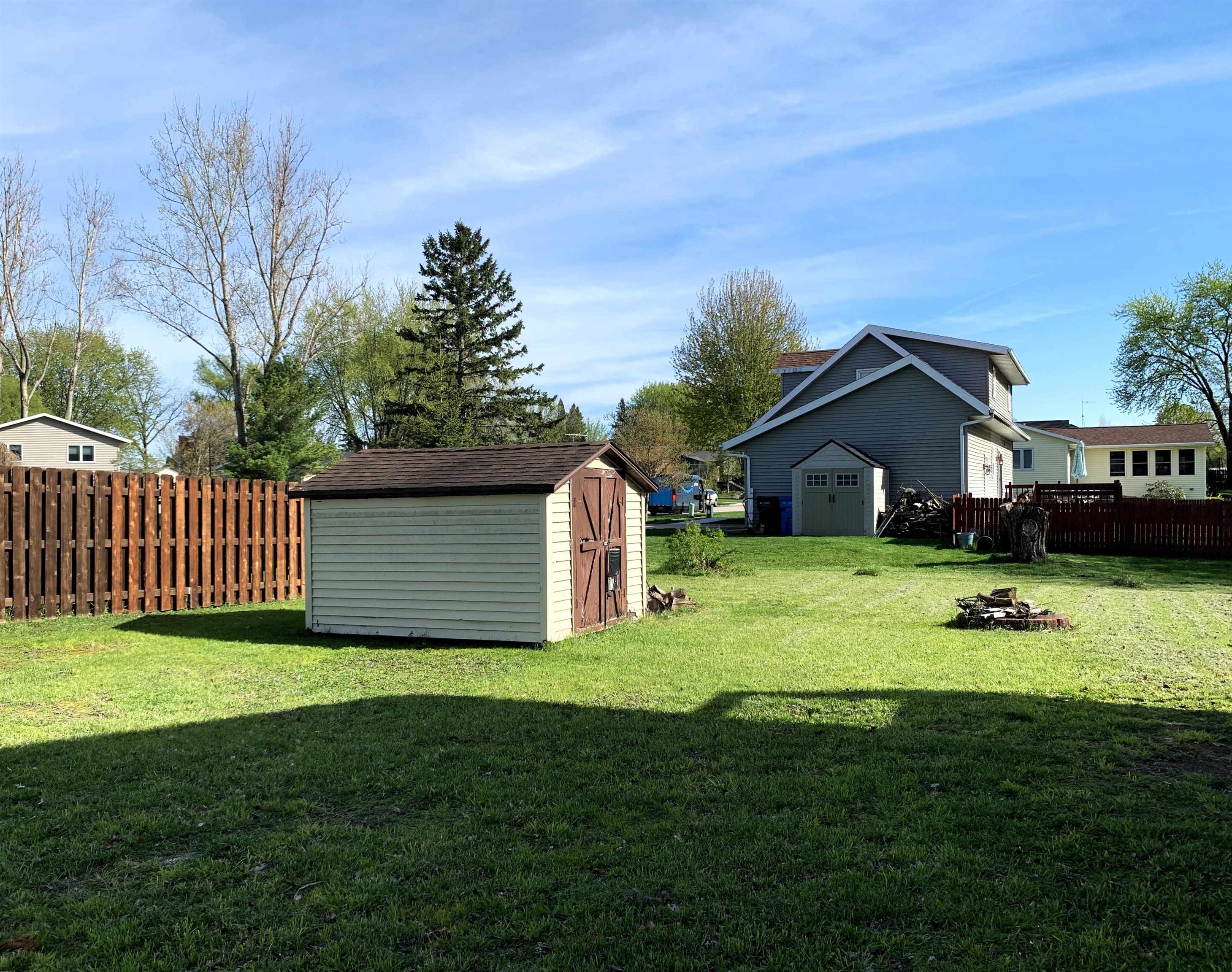 303 Church Street Fall River, WI 53932 - Photo 5 of 36