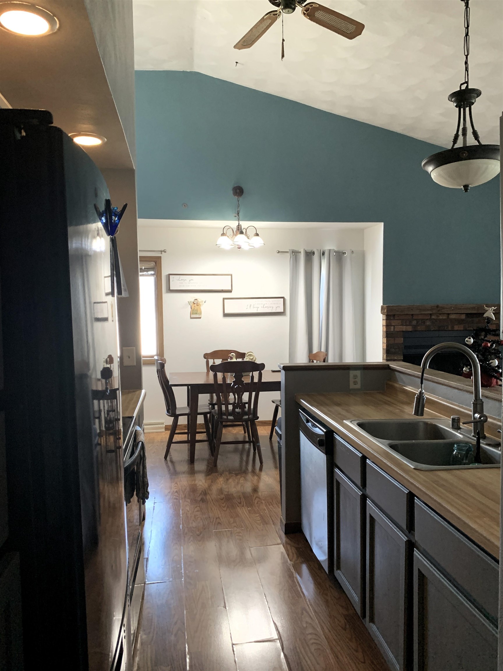 303 Church Street Fall River, WI 53932 - Photo 7 of 36