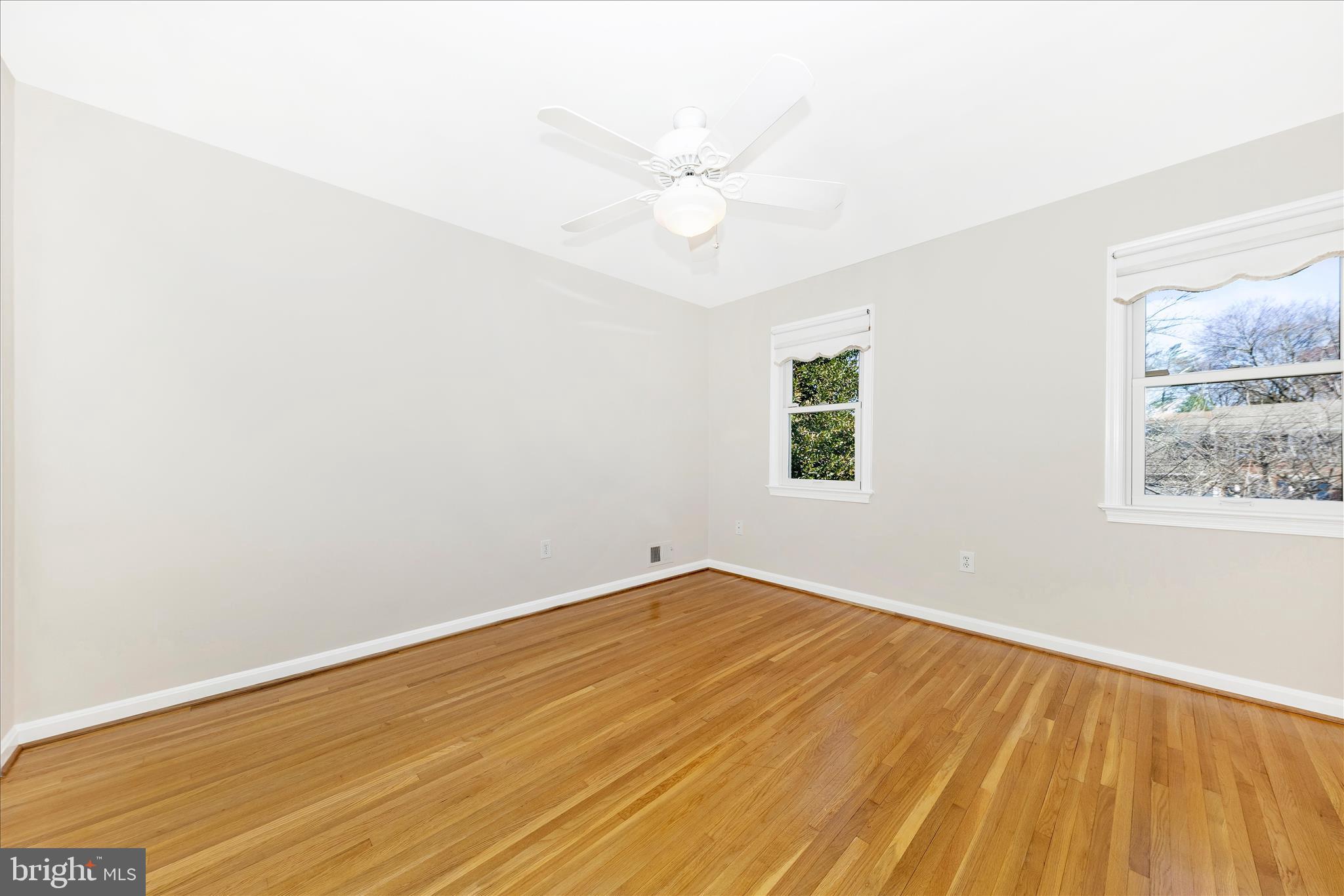 11806 Prestwick Road Potomac, MD 20854 - Photo 36 of 64 Bedroom 3