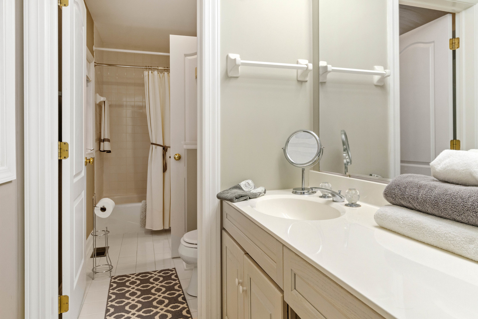 25 Lake Ridge Club Drive Burr Ridge, IL 60527 - Photo 13 of 36