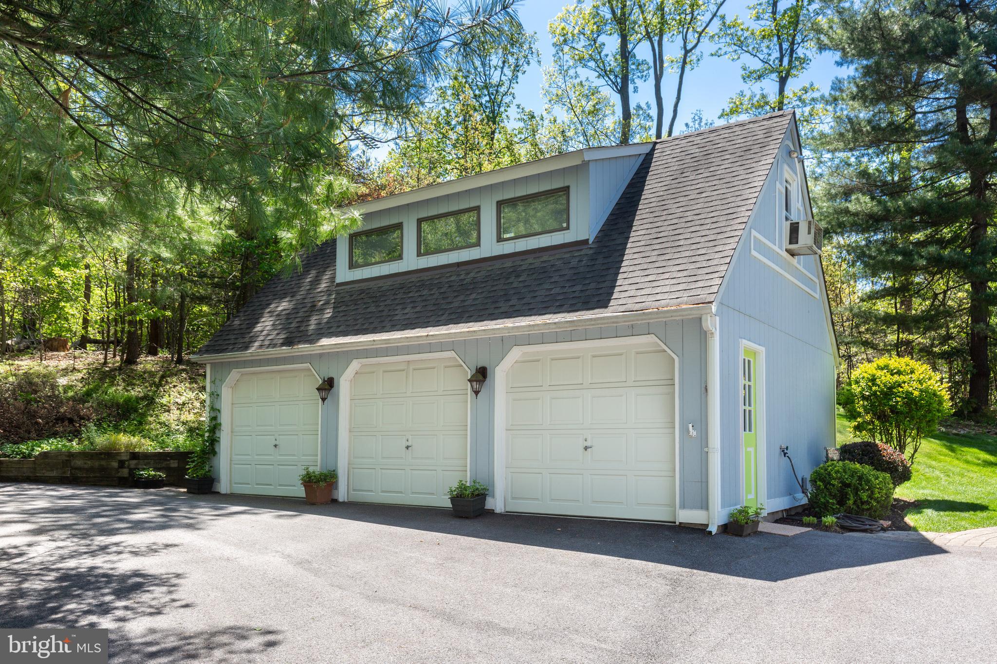 4734 Water Tank Road Manchester, MD 21102 - Photo 40 of 57 2-car Garage, storage room in the first bay