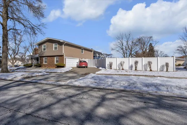 $415,000 | 1400 Fran-lin Parkway, Munster, IN 46321