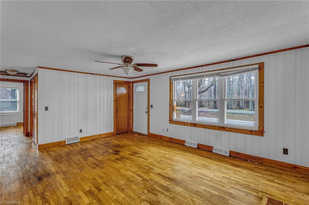 4421 Hampton Road Clemmons, NC 27012 - Photo 4 of 26 Gallery Image 4