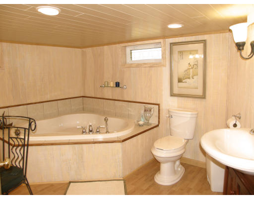 871 Sconticut Neck Road Fairhaven, MA 02719 - Photo 23 of 30