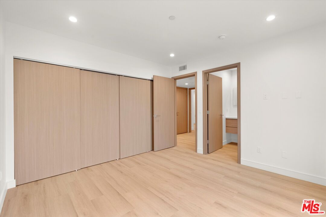 11025 1/2 Blix Street North Hollywood, CA 91602 - Photo 14 of 18 a view of empty room