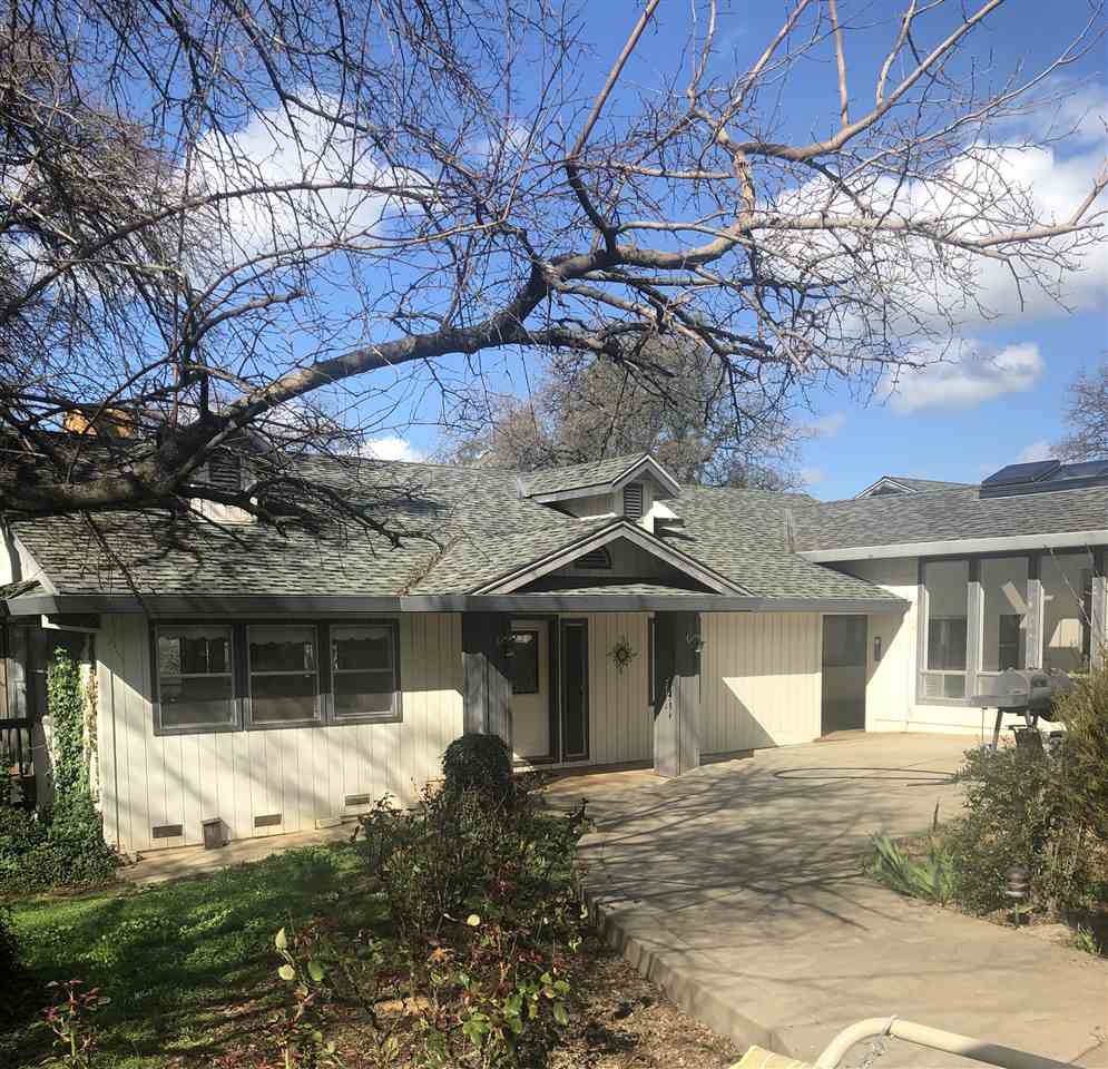 8920 Arrowrock Trail Smartsville, CA 95977 - Photo 2 of 6 front view of a house with a yard