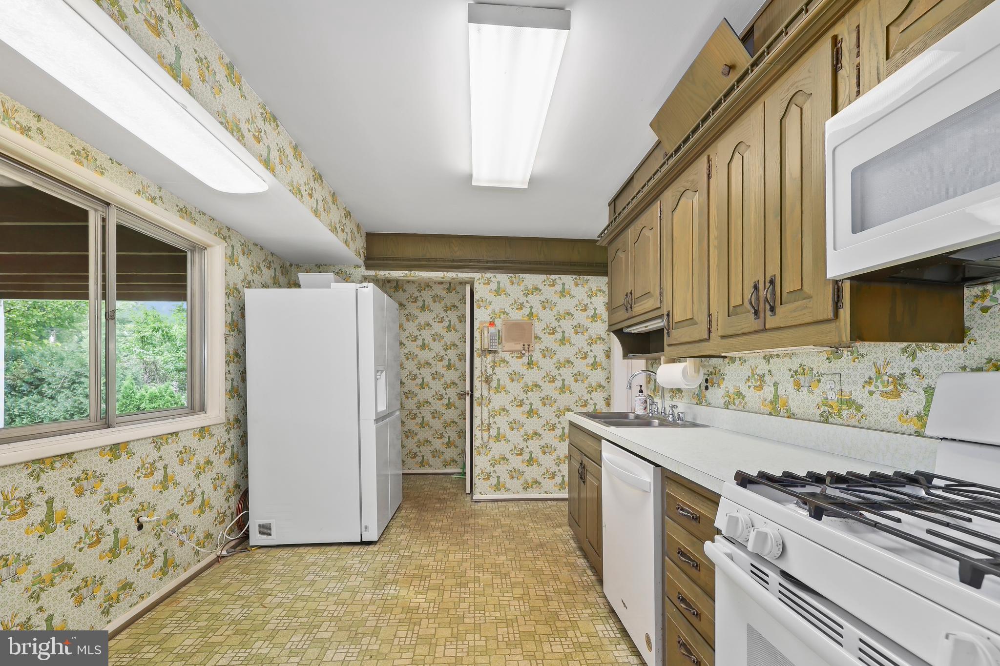 4802 Ravensworth Road Annandale, VA 22003 - Photo 5 of 40