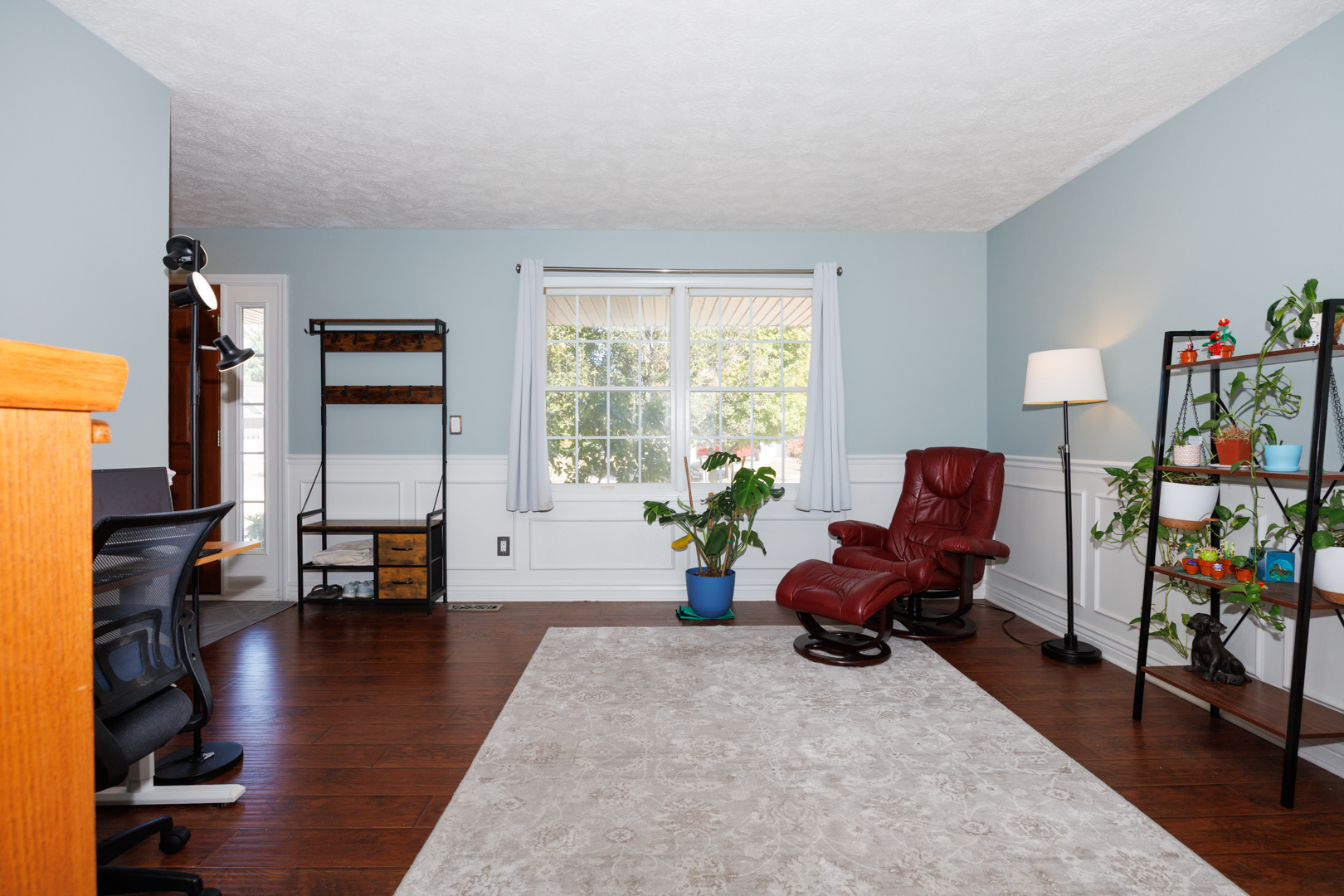 2405 Savanna Road Bloomington, IL 61705 - Photo 5 of 48 a living room with furniture and a window