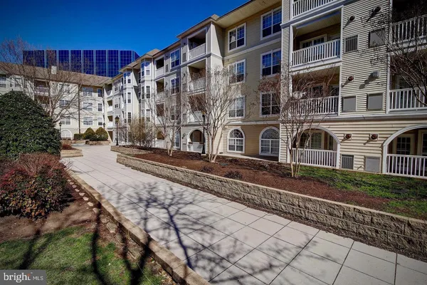 $2,350 | 4551 Strutfield Lane, Unit 4204, Alexandria, VA 22311