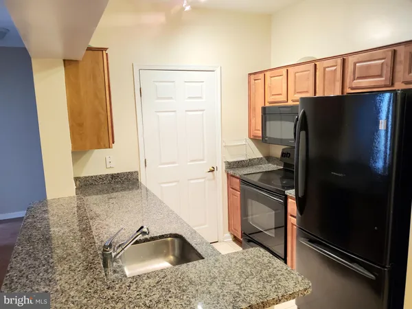 $2,350 | 4551 Strutfield Lane, Unit 4204, Alexandria, VA 22311
