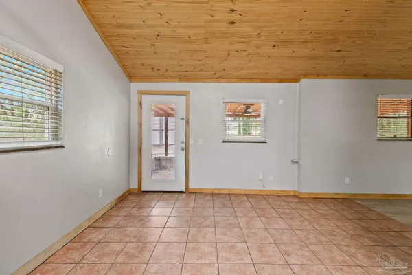 $199,900 | 6050 W Highway, McDavid, FL 32568