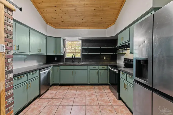 $199,900 | 6050 W Highway, McDavid, FL 32568