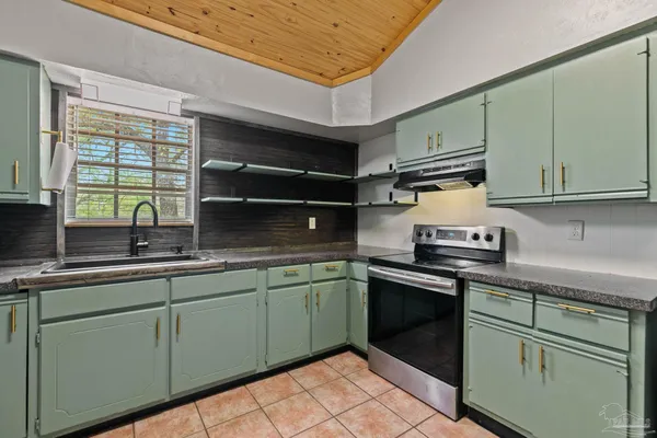 $199,900 | 6050 W Highway, McDavid, FL 32568