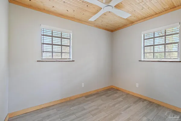 $199,900 | 6050 W Highway, McDavid, FL 32568