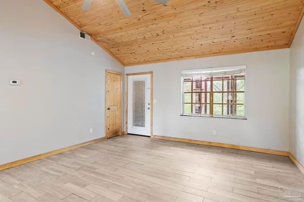 $199,900 | 6050 W Highway, McDavid, FL 32568