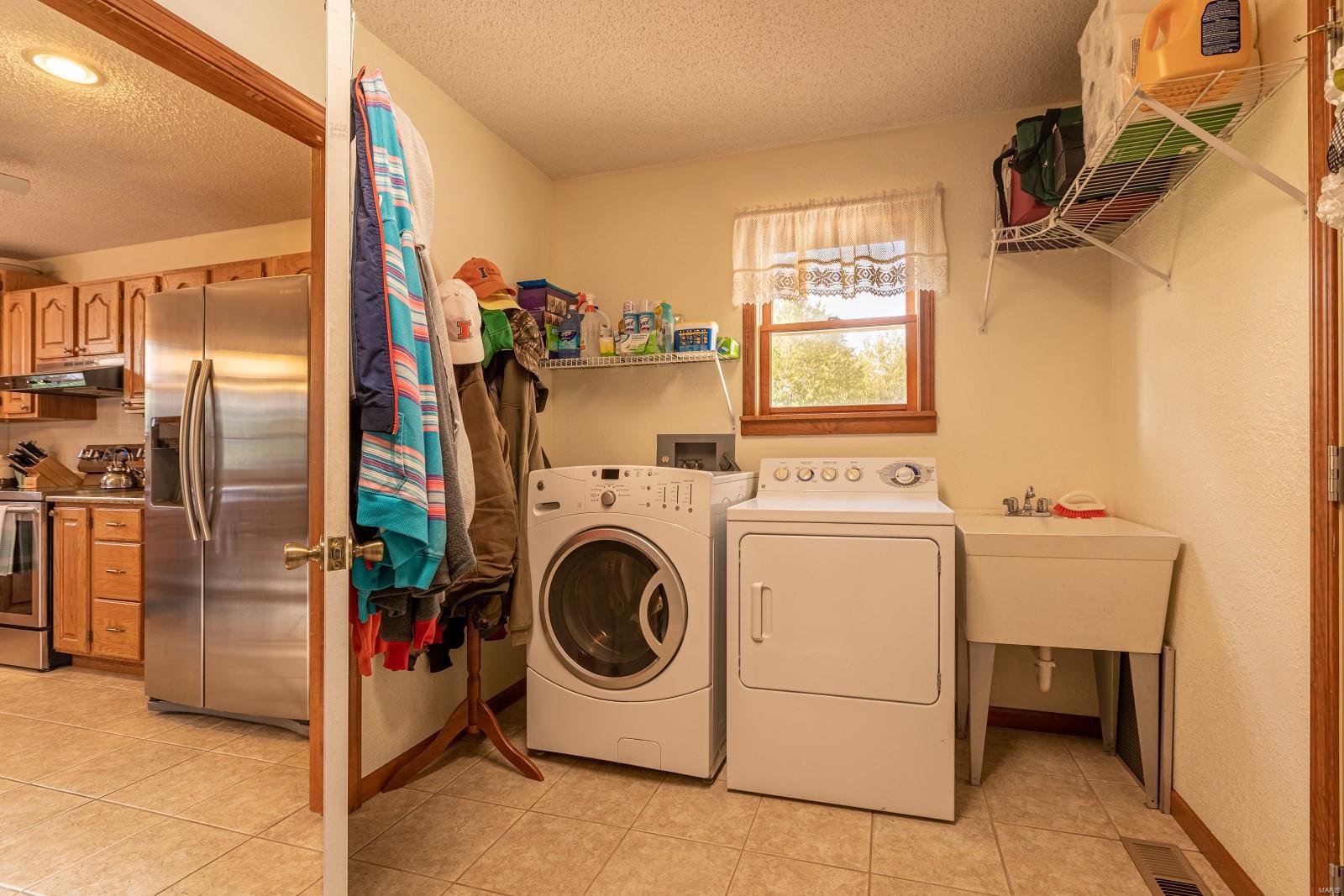 6017 Willow Spring Road Marion, IL 62959 - Photo 15 of 47 Gallery Image 15