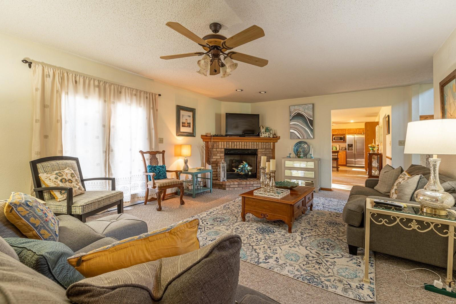 6017 Willow Spring Road Marion, IL 62959 - Photo 9 of 47 Gallery Image 9