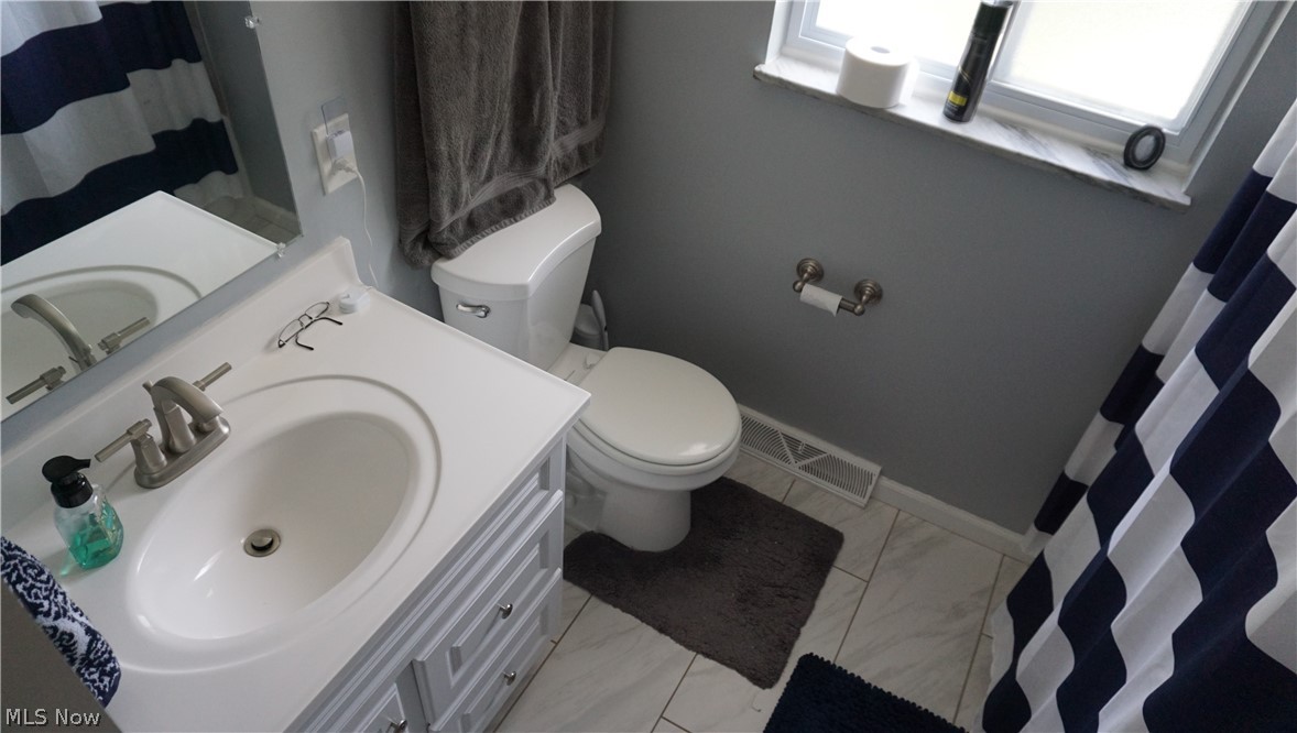 14049 Holland Road Brook Park, OH 44142 - Photo 14 of 28