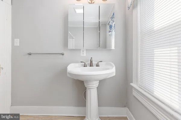 $2,000 | 407 Hawke Street, Fredericksburg, VA 22401