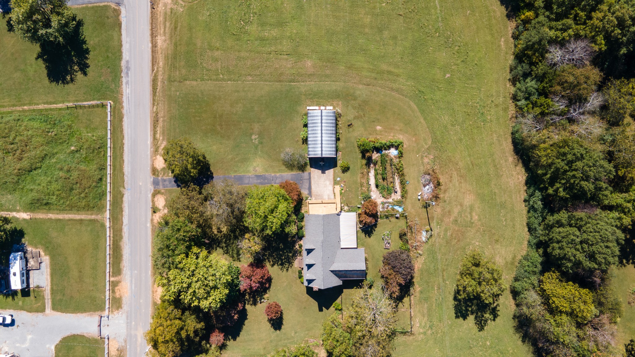 7 Scott Orchard Road Taft, TN 38488 - Photo 48 of 50 view of a bathroom with a fountain