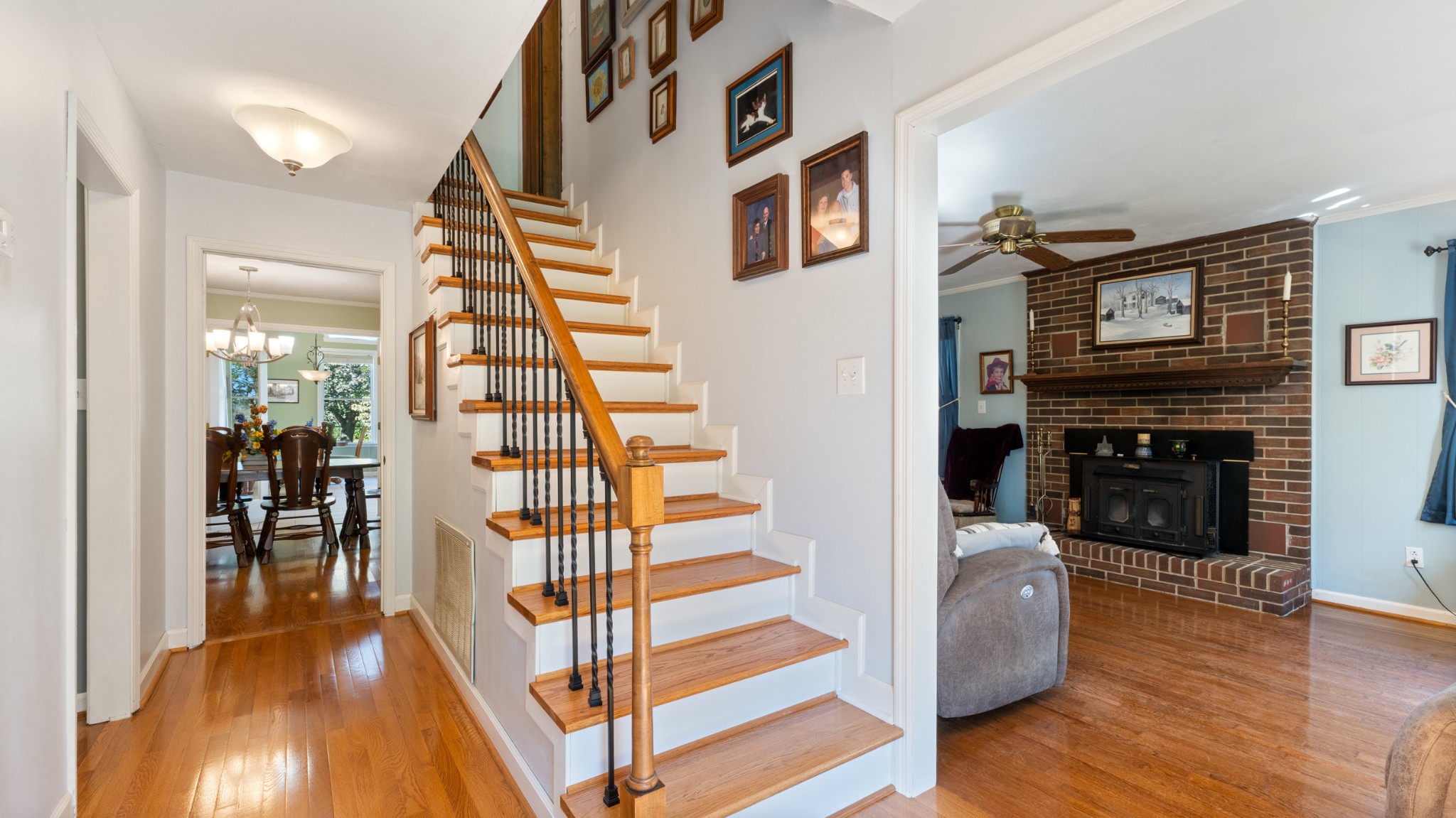 7 Scott Orchard Road Taft, TN 38488 - Photo 10 of 50 a view of a hallway with wooden floor and staircase
