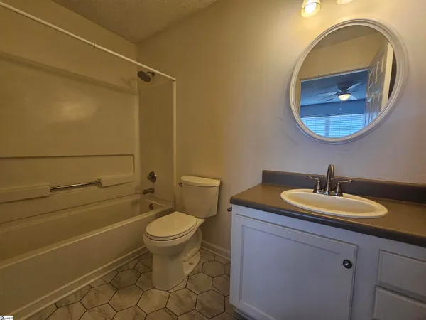 $275,000 | 1023 Harts Cove Way, Seneca, SC 29678
