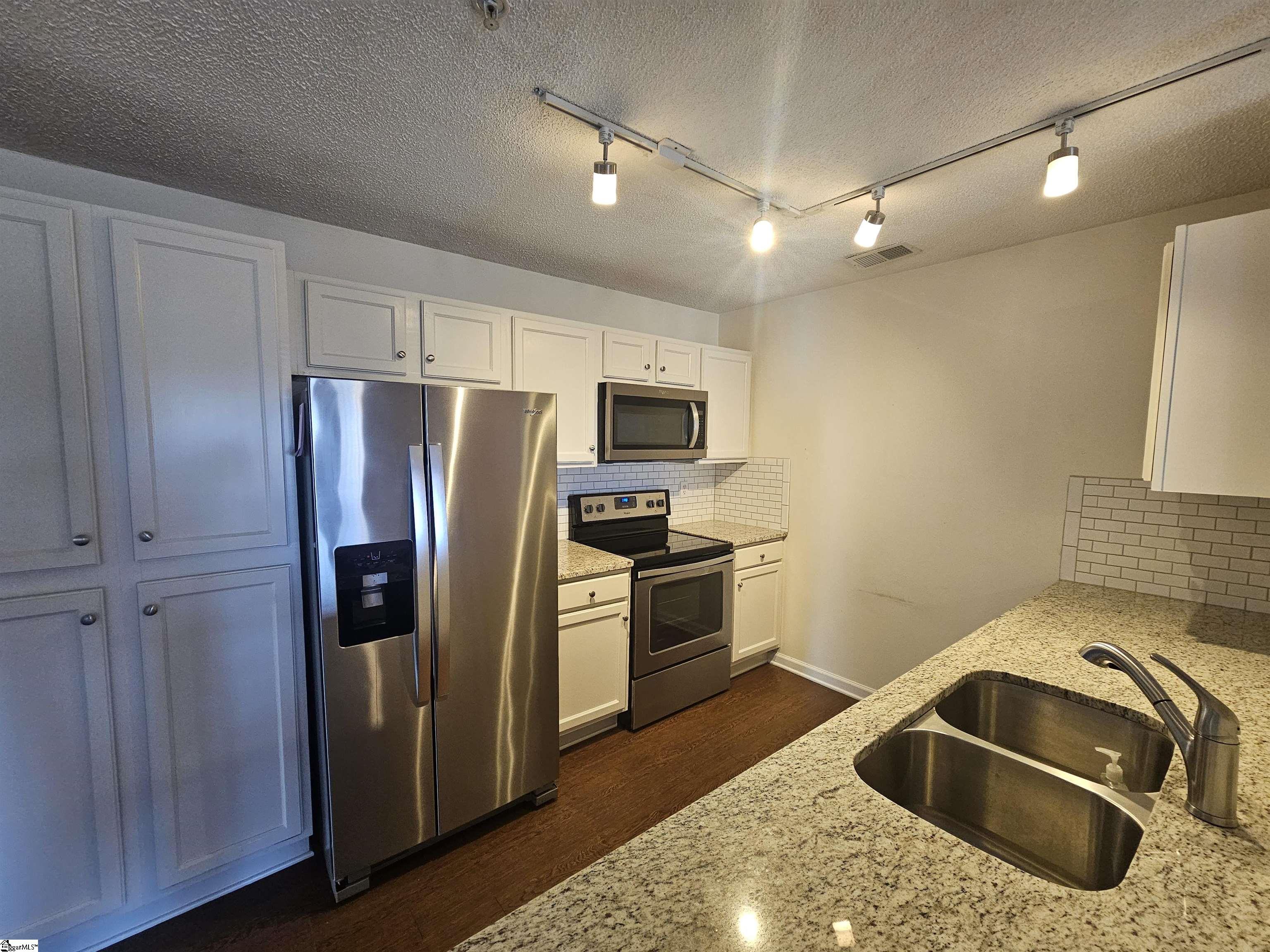 1023 Harts Cove Way Seneca, SC 29678 - Photo 6 of 35