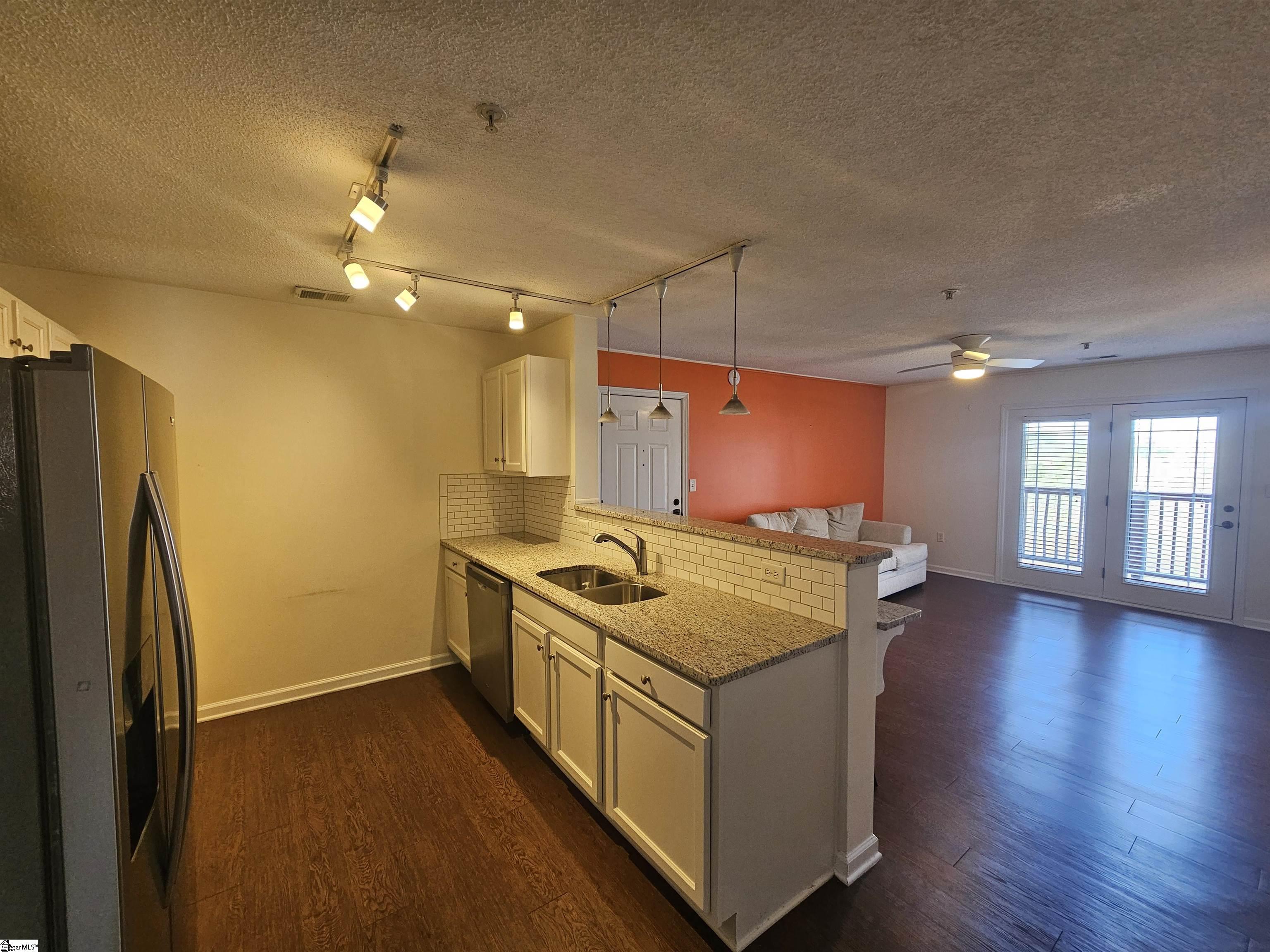 1023 Harts Cove Way Seneca, SC 29678 - Photo 7 of 35