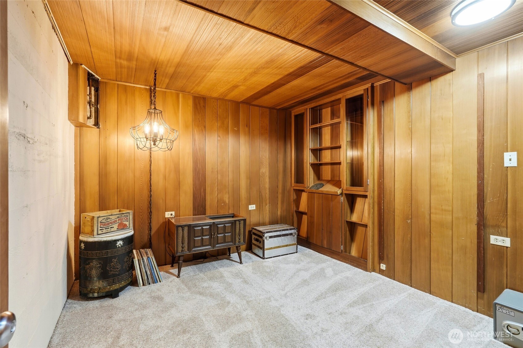 456 View Ridge Drive Everett, WA 98203 - Photo 27 of 40 a view of a room with furniture and a window