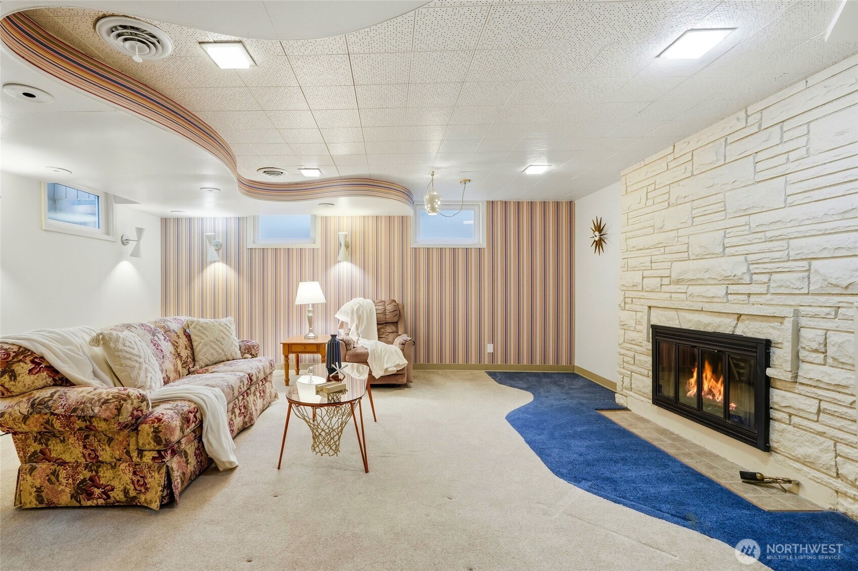 456 View Ridge Drive Everett, WA 98203 - Photo 29 of 40 a living room with furniture and a fireplace
