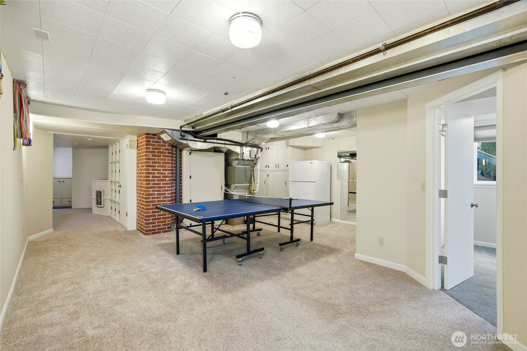 456 View Ridge Drive Everett, WA 98203 - Photo 31 of 40 a view of an empty room