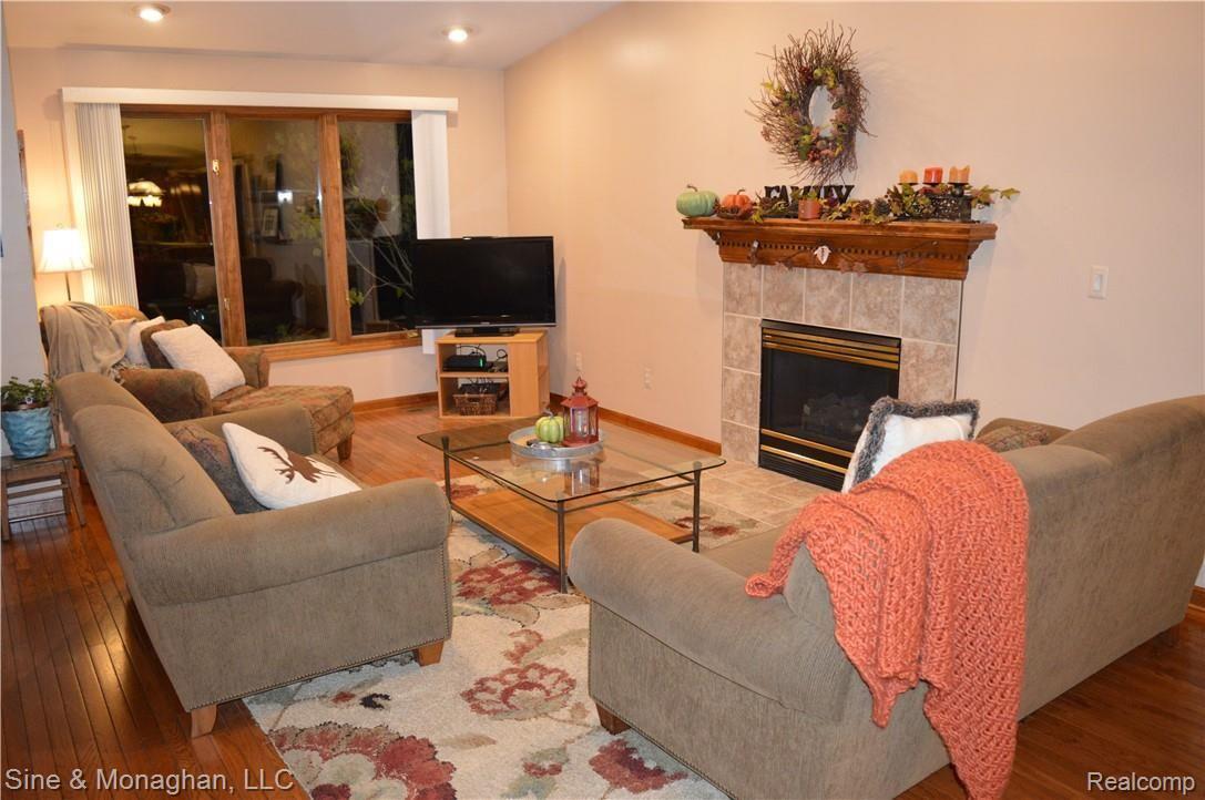 9325 Maple Street Algonac, MI 48001 - Photo 9 of 24 007.JPG