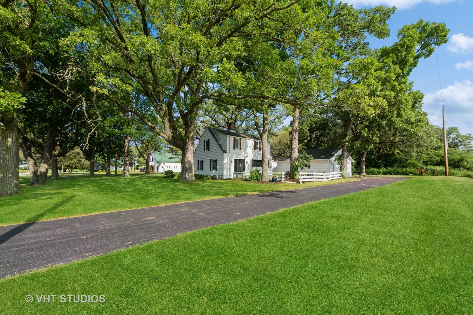 W670 North Bloomfield Road Genoa City, WI 53128 - Photo 2 of 41