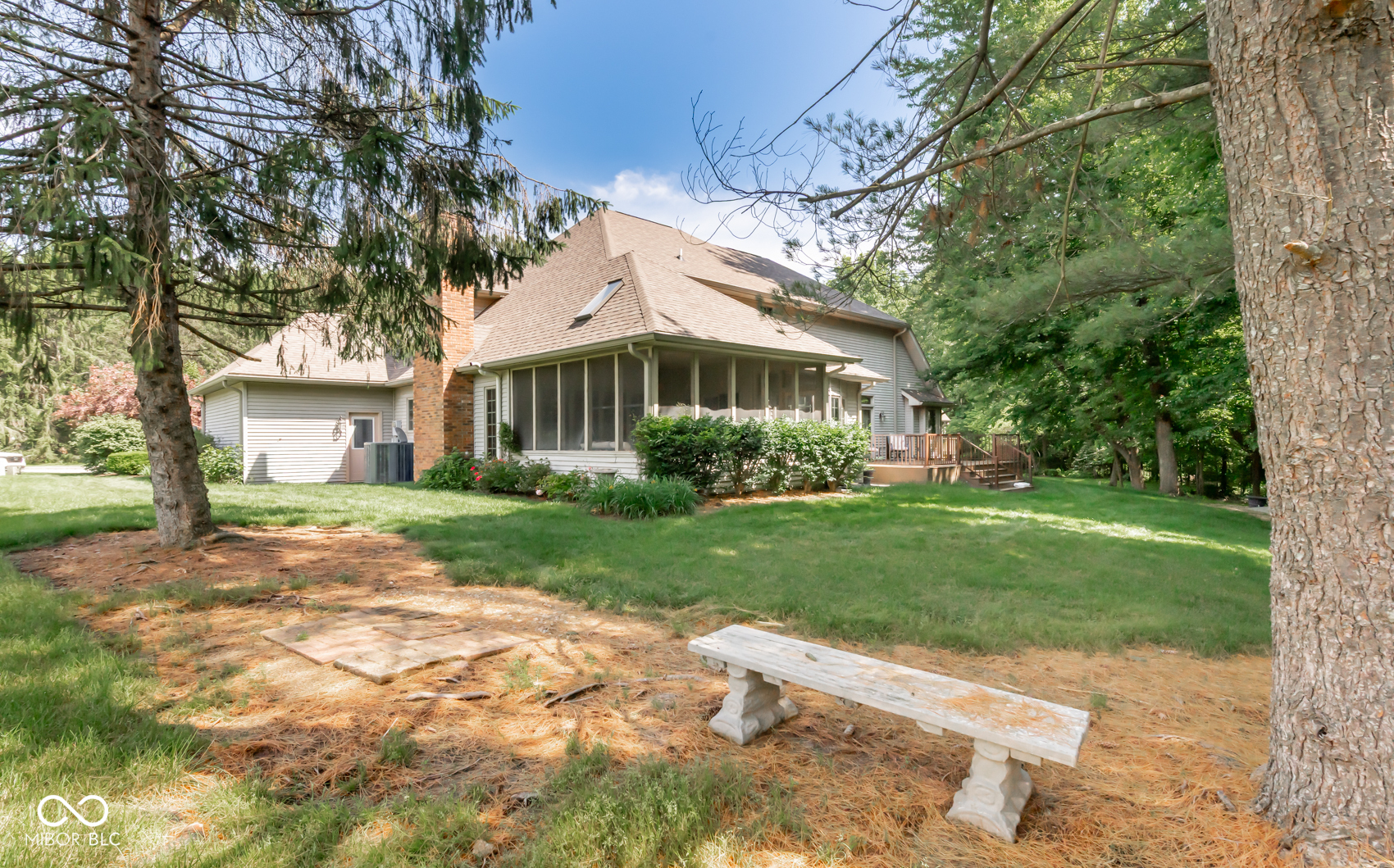 285 Plum Court Columbus, IN 47201 - Photo 11 of 155