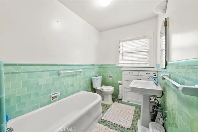 $6,500 | 1500 Thompson Avenue, Glendale, CA 91201