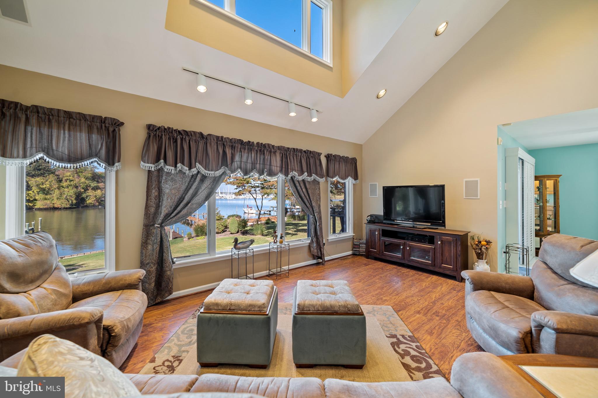 811 Cedar Grove Road Baltimore, MD 21221 - Photo 4 of 40