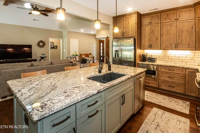 $765,000 | 823 Kahite Trail, Vonore, TN 37885