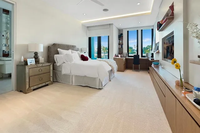 $14,700,000 | 10 Pelican Drive, Fort Lauderdale, FL 33301