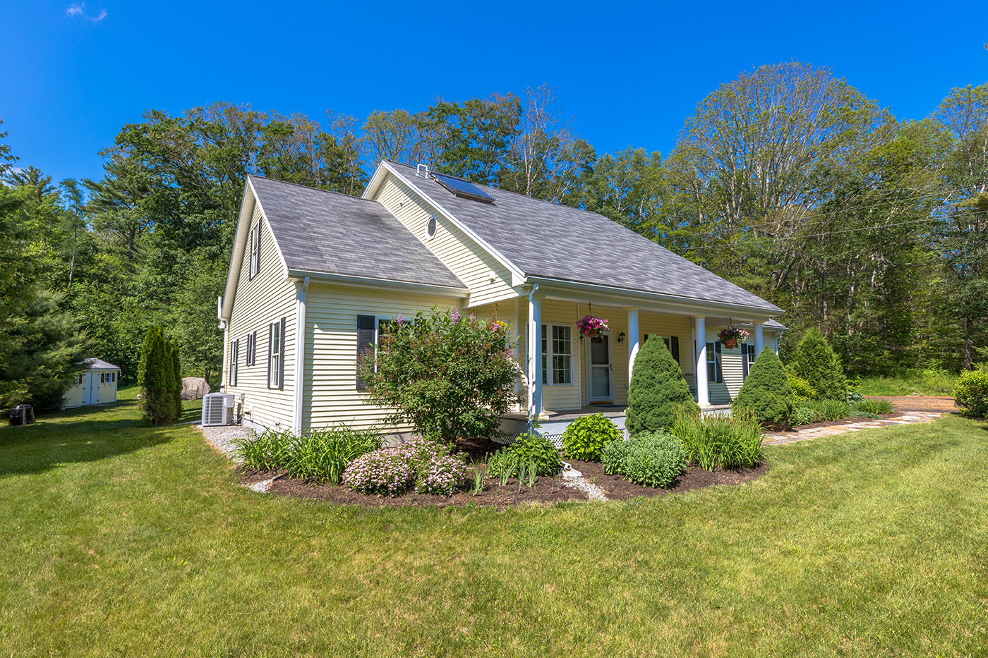 103 Molyneaux Road Camden, ME 04843 - Photo 2 of 25 IMG_3494