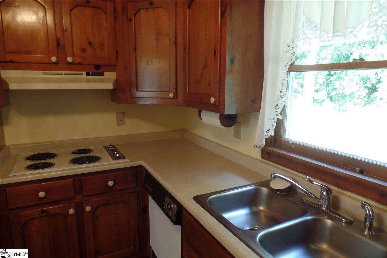 1005 Colleton Court Easley, SC 29642 - Photo 5 of 31 Gallery Image 5