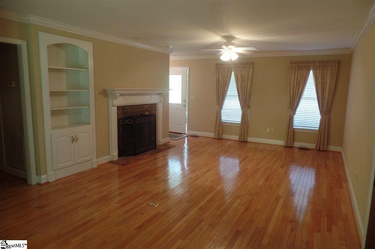 1005 Colleton Court Easley, SC 29642 - Photo 8 of 31 Gallery Image 8