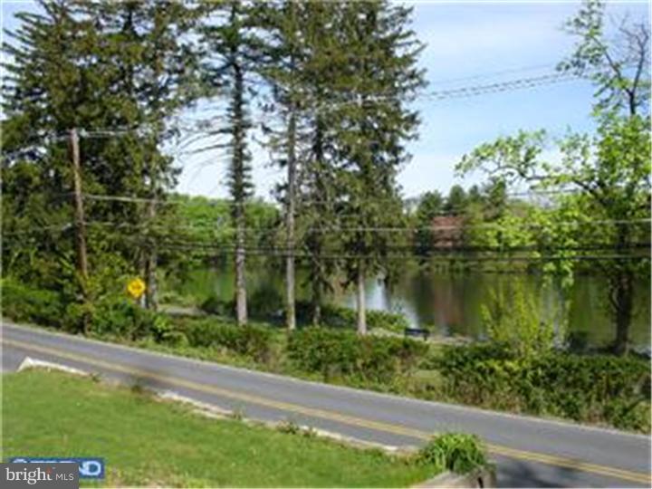 400 Spring Valley Road Reading, PA 19605 - Photo 9 of 16