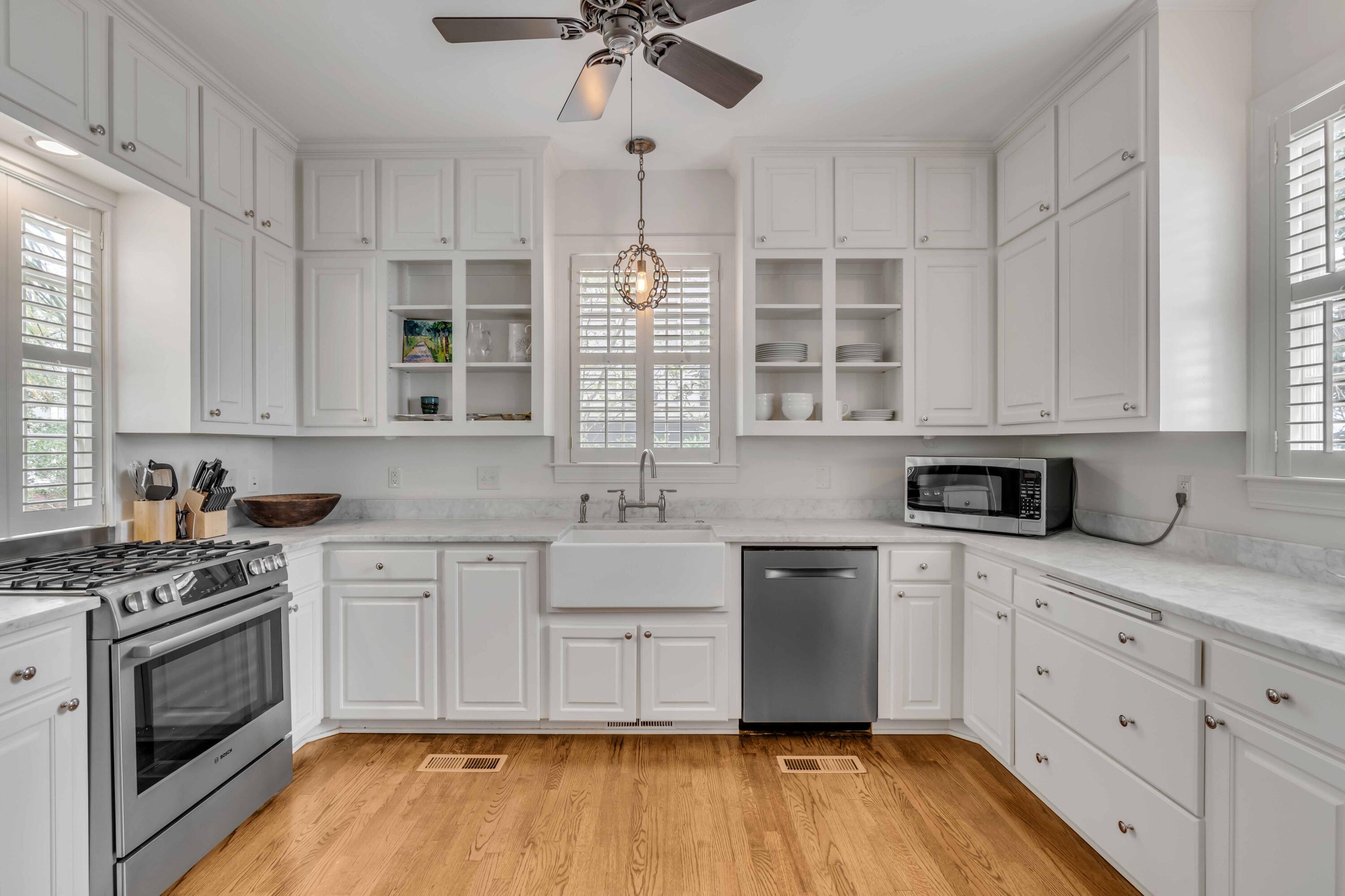 20 Murray Boulevard Charleston, SC 29401 - Photo 11 of 42 Kitchen