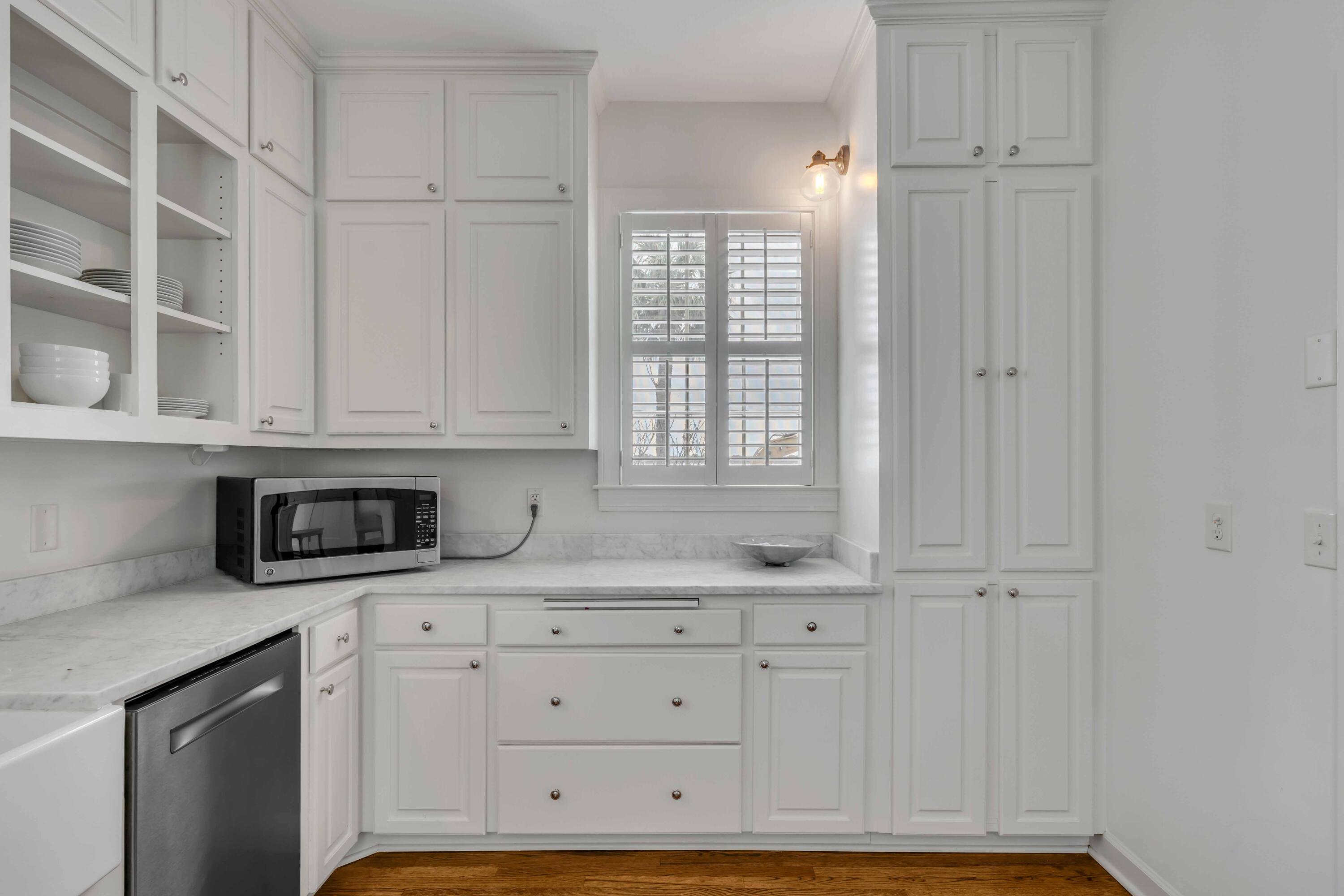 20 Murray Boulevard Charleston, SC 29401 - Photo 13 of 42 Kitchen