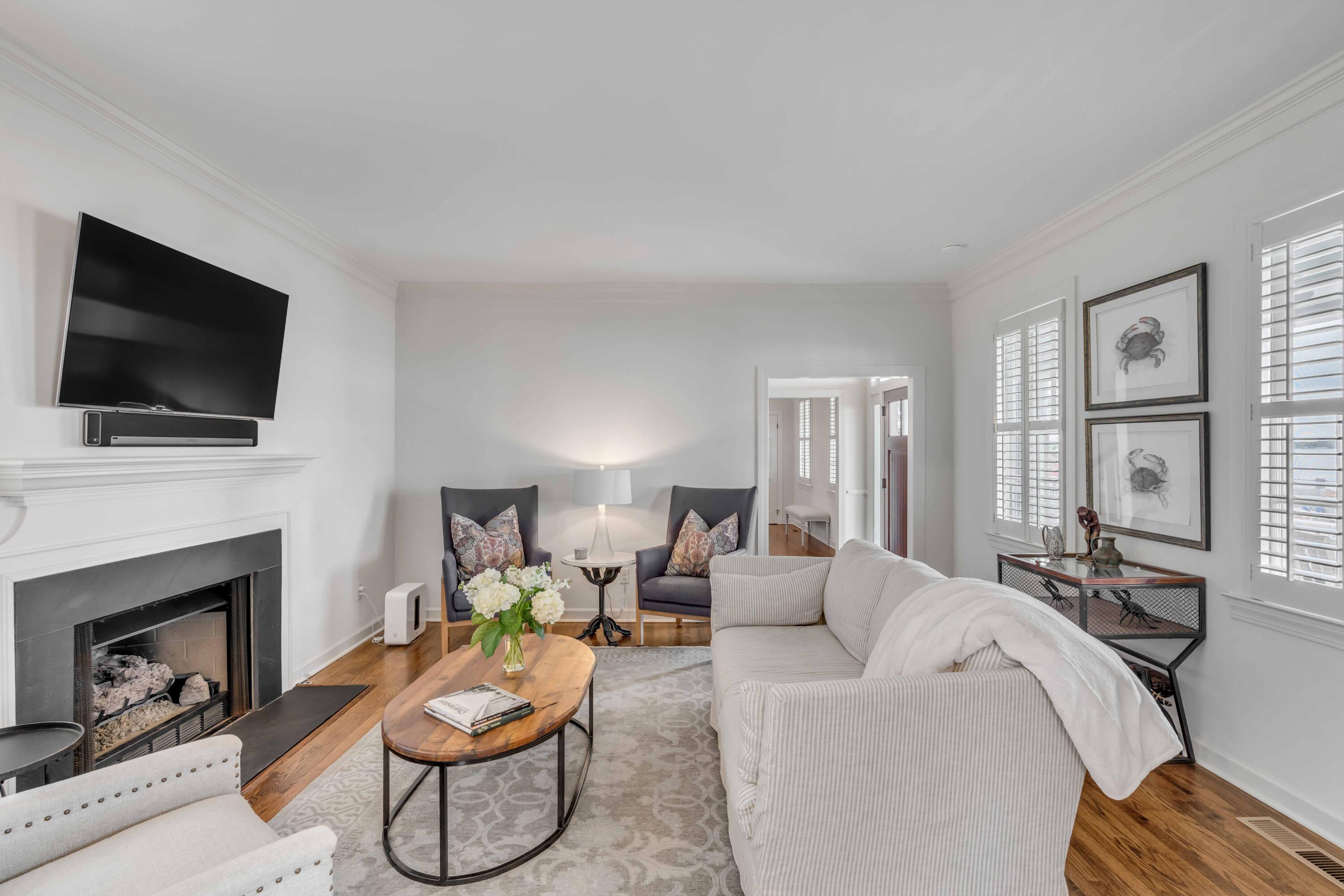 20 Murray Boulevard Charleston, SC 29401 - Photo 7 of 42 Formal Living Room