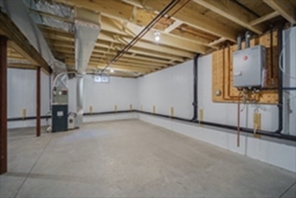 16 Ivan Springfield, MA 01104 - Photo 20 of 27 a view of small space