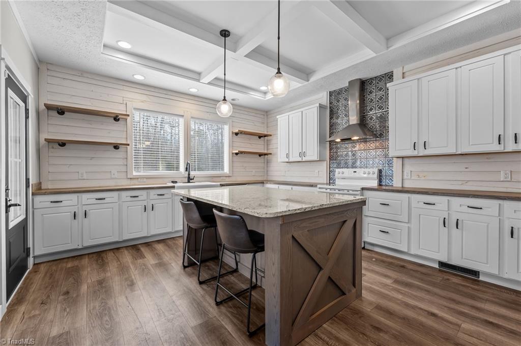 4100 Presbyterian Road Greensboro, NC 27406 - Photo 5 of 40 Farmhouse style Kitchen