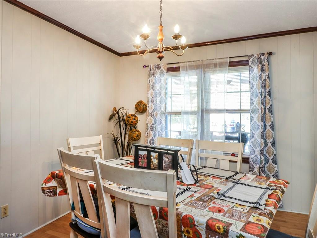 1624 Pecan Road Reidsville, NC 27320 - Photo 6 of 29 Dining room