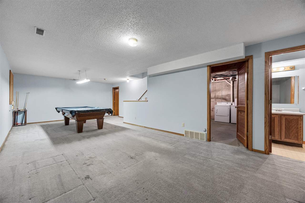 1990 Holiday Road Coralville, IA 52241 - Photo 20 of 26 Gallery Image 20
